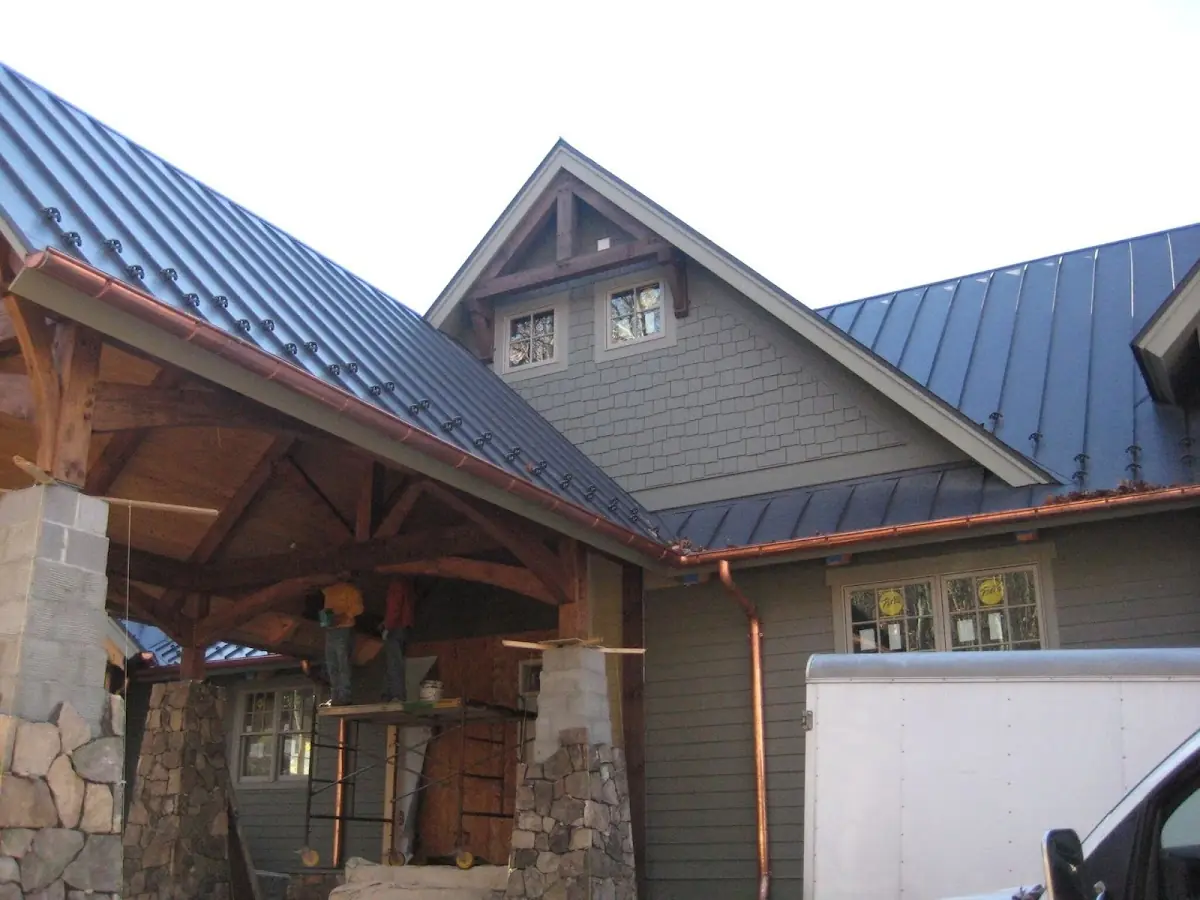 Craftsman Roofing team delivering quality roofing work in Lakeshore at University Park